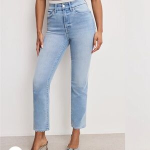 Good American Always Fits Good Leg Straight Jeans
